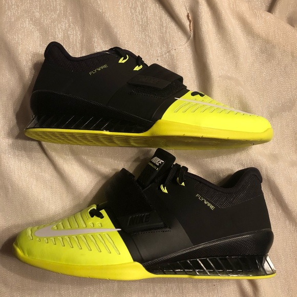 nike romaleos 3 black volt